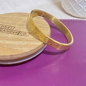 Gold Colored bracelet clip on women bracelet